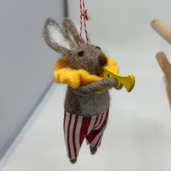 Felted Brown Rabbit Musician Christmas Ornament - Picture 4 of 12